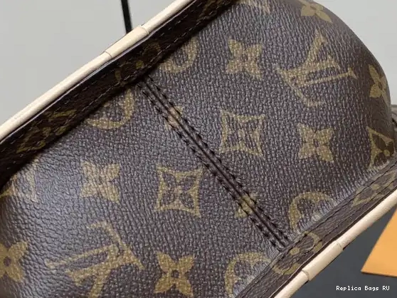 Cheap LOUIS Me PM Around VUITTON 0529